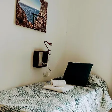 Bed On The Rocks * Finale Ligure