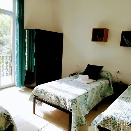 Bed On The Rocks * Finale Ligure