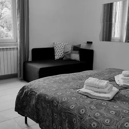 Bed On The Rocks Apartment Finale Ligure