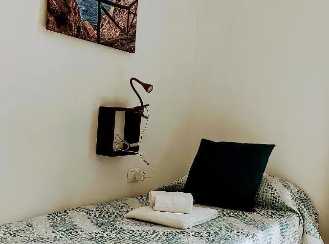 Bed On The Rocks * Finale Ligure