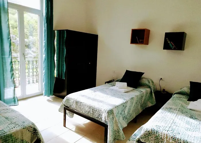 Bed On The Rocks * Finale Ligure